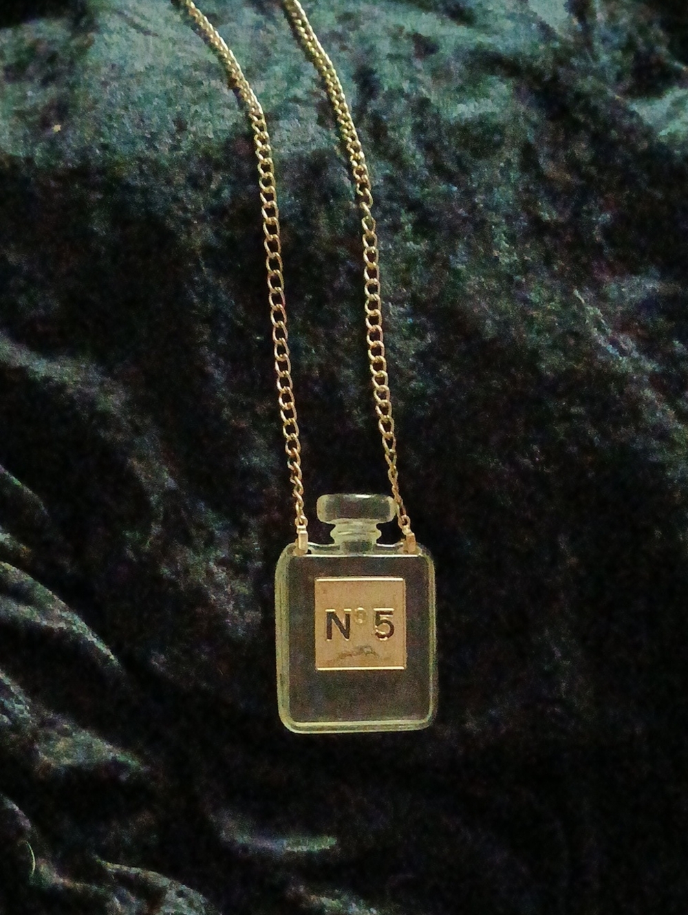 (N°5) Clear Perfume Bottle Pendant Necklace Fashion Goldtone 16" Length